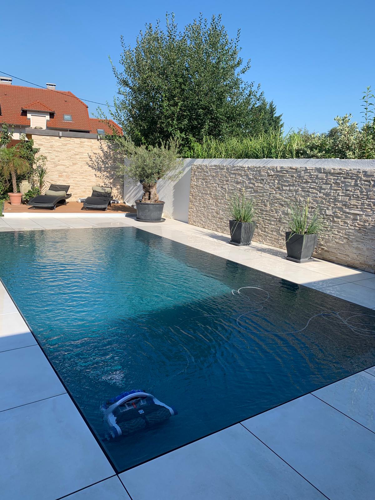Pooltime Exklusiv Overflow PP-allas tasaussäiliöllä 4 × 12 × 1,5 m Pooltime Exklusiv Overflow PP-allas tasaussäiliöllä 4 × 12 × 1,5 m